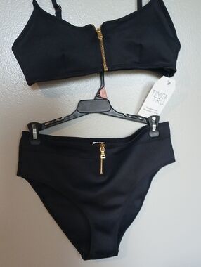 Adorable Black Zipper Bikini.NWT SZ M